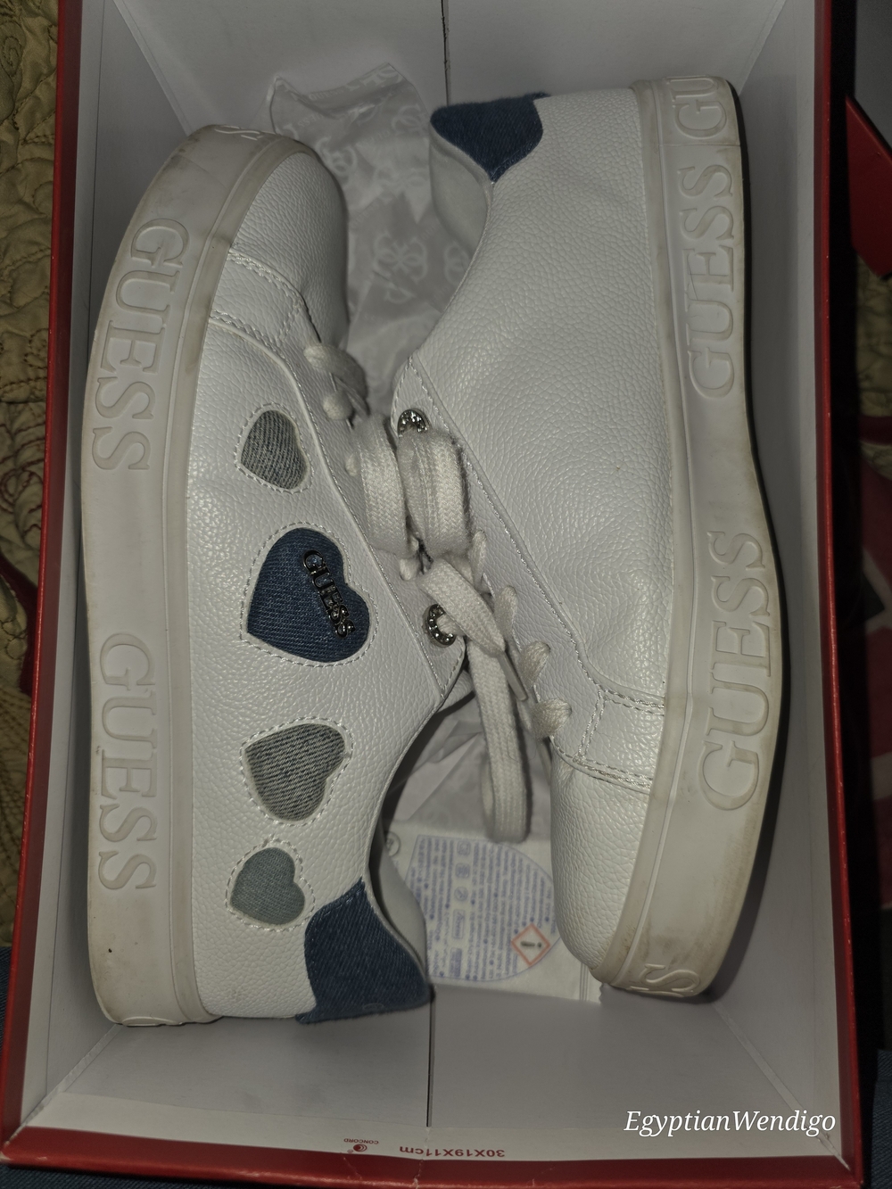 GUESS White Leather Heart Accent Sneakers